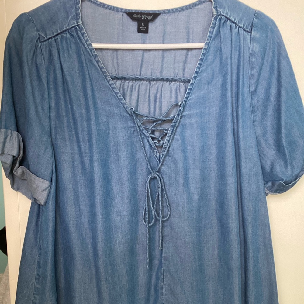 cute lucky brand denim blouse! size small/med